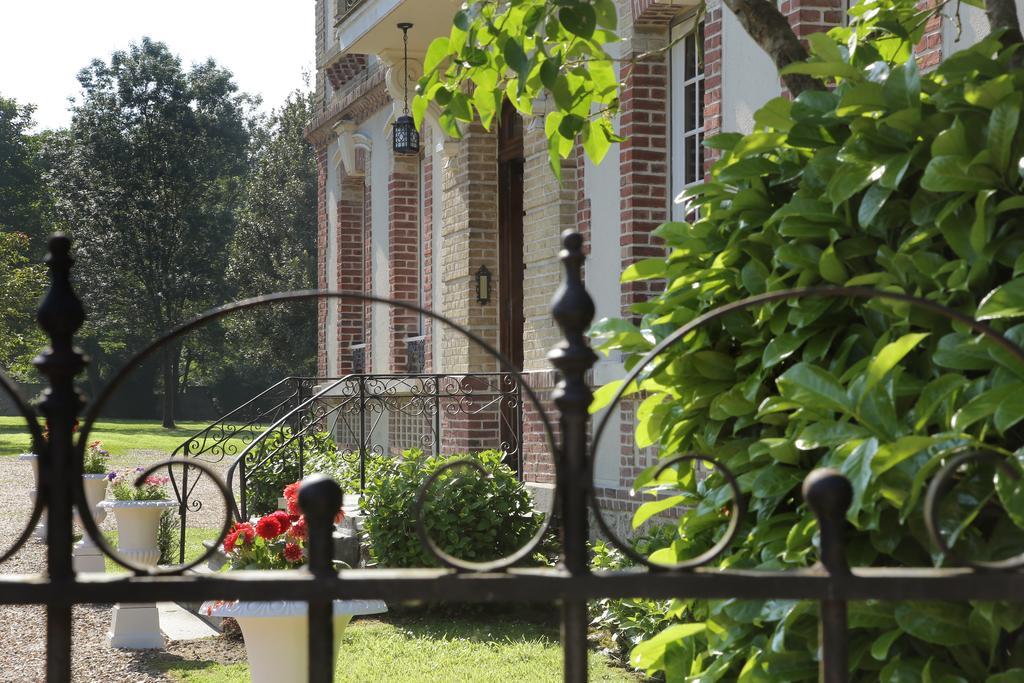 Manoir Le Mesnil Panzió Saint-Martin-aux-Chartrains Kültér fotó