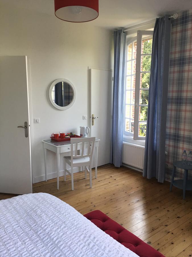 Manoir Le Mesnil Panzió Saint-Martin-aux-Chartrains Kültér fotó